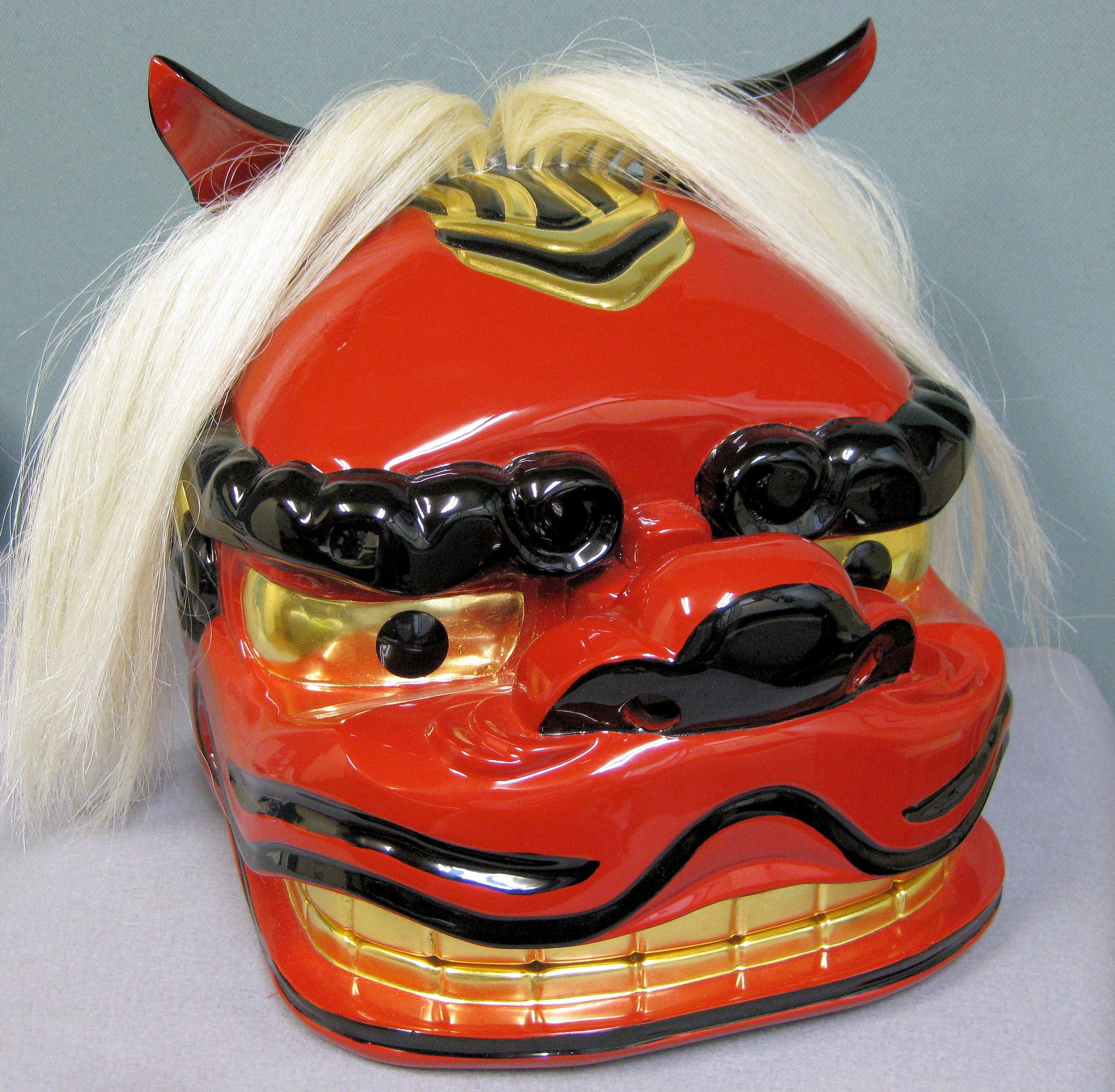 獅子頭と神楽面