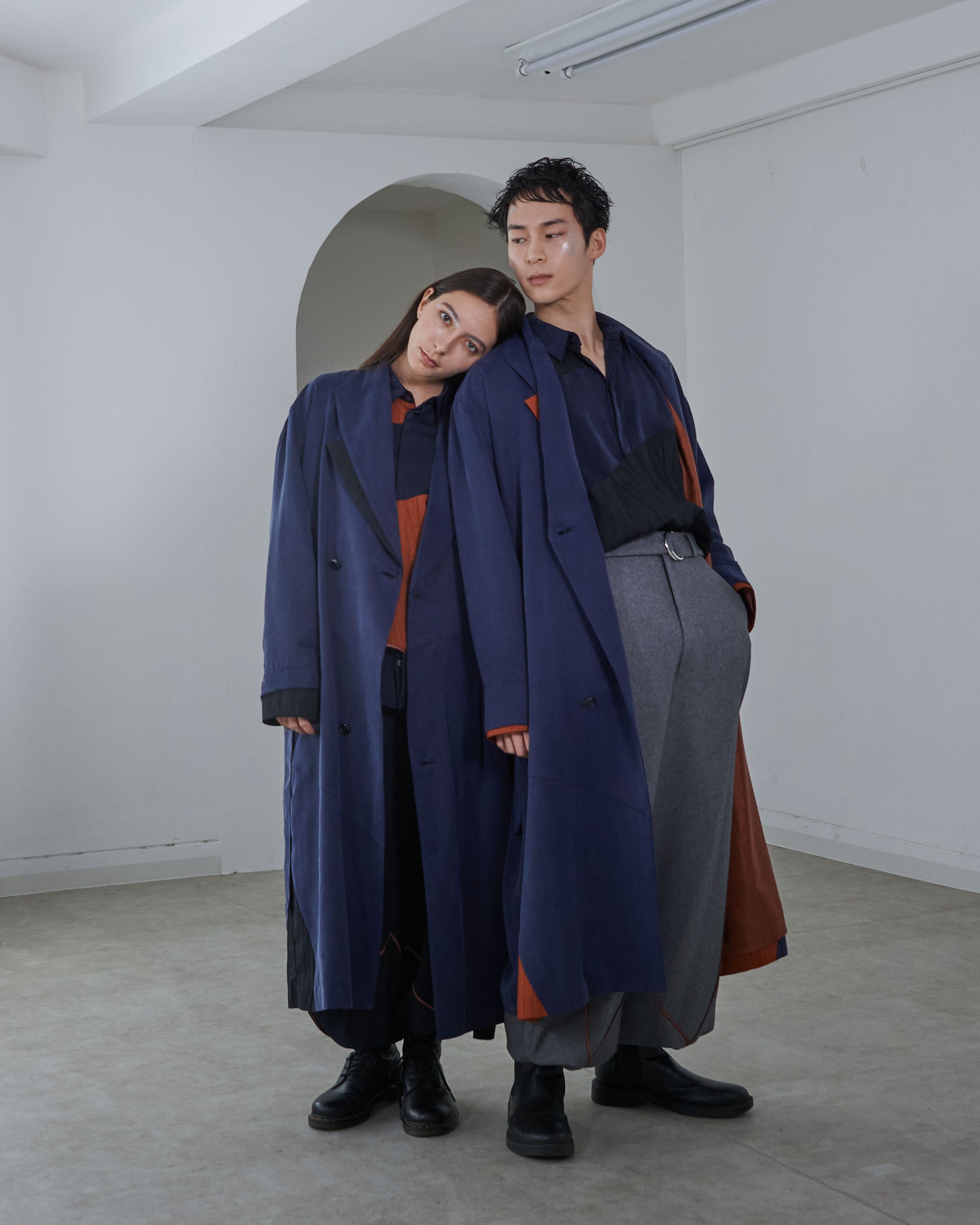 Unisex] Matte Cupra Design Trench Coat (BLACKxNAVY) – Mizuid