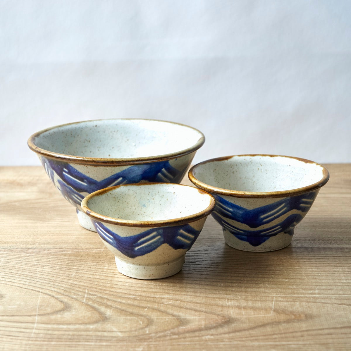 キマノ陶器 / 別注ジグザグ飯碗（BLUE / BROWN） – MOGI