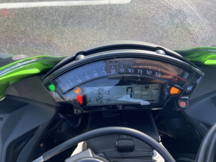 ZX-10R入荷 | モトハウス – 名古屋・三河で新車・中古車バイクの販売