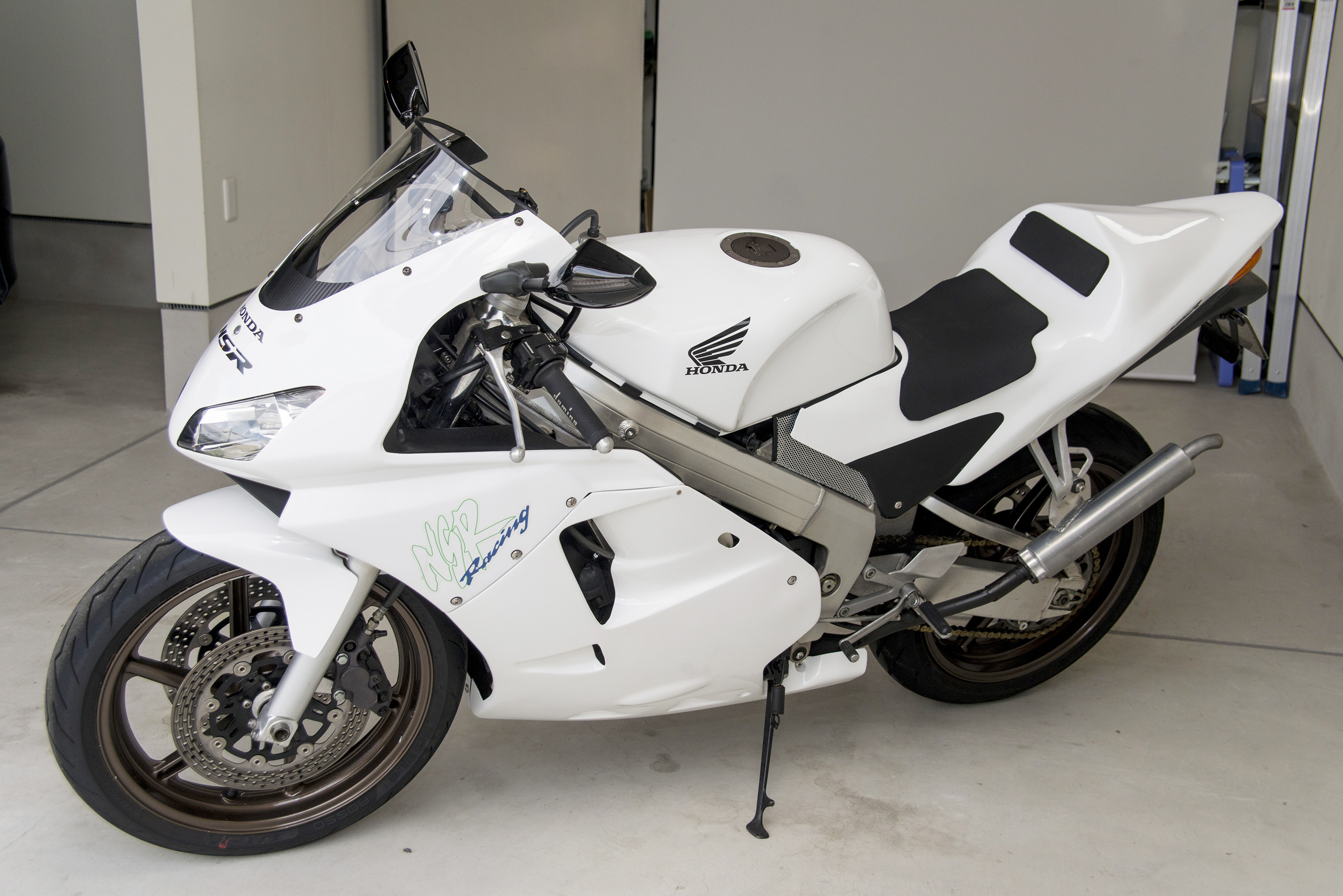 カウルの修正: 整備手帳