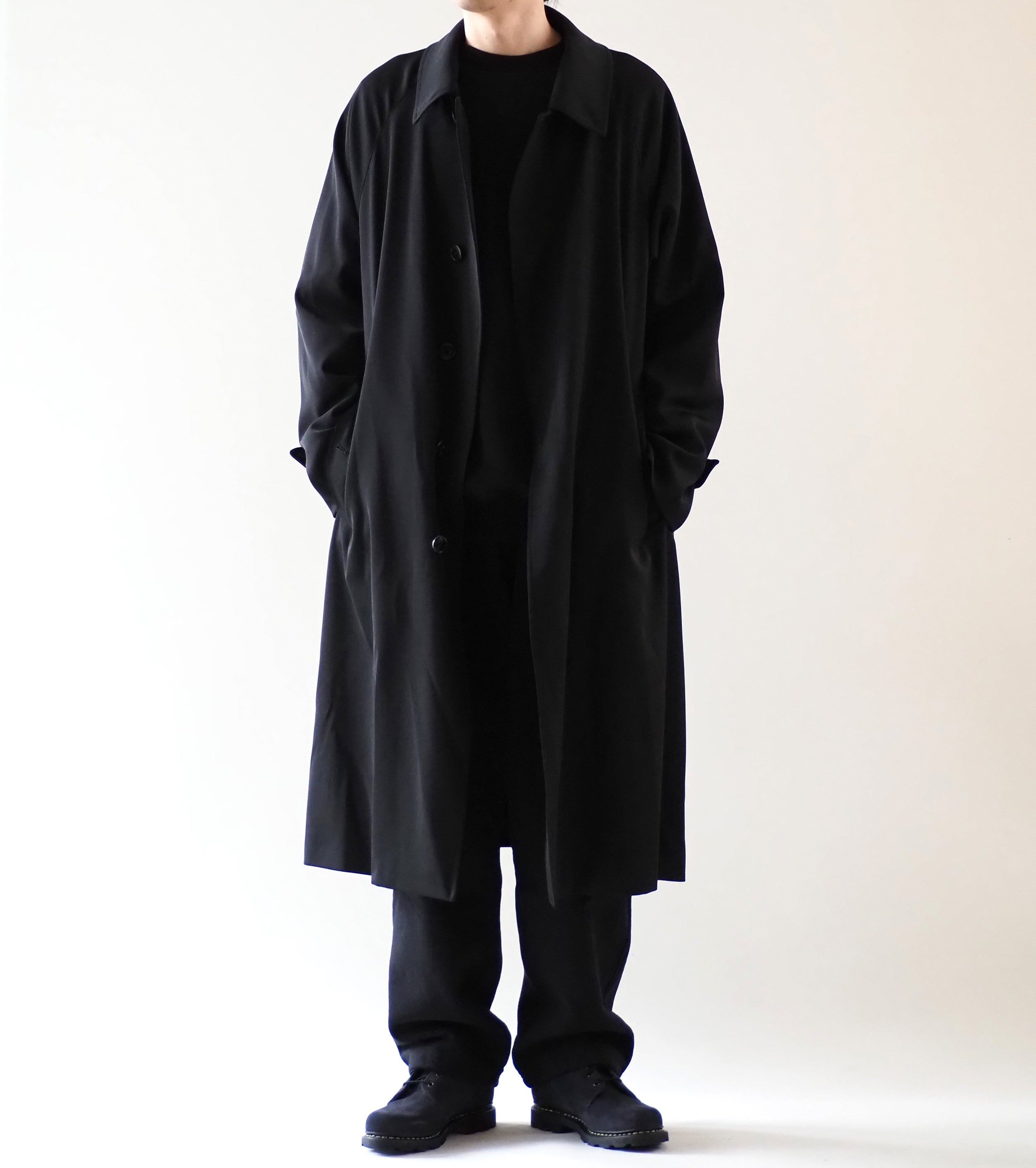 COMOLI ウール ギャバ バルカラーコート , Black – Navyblue