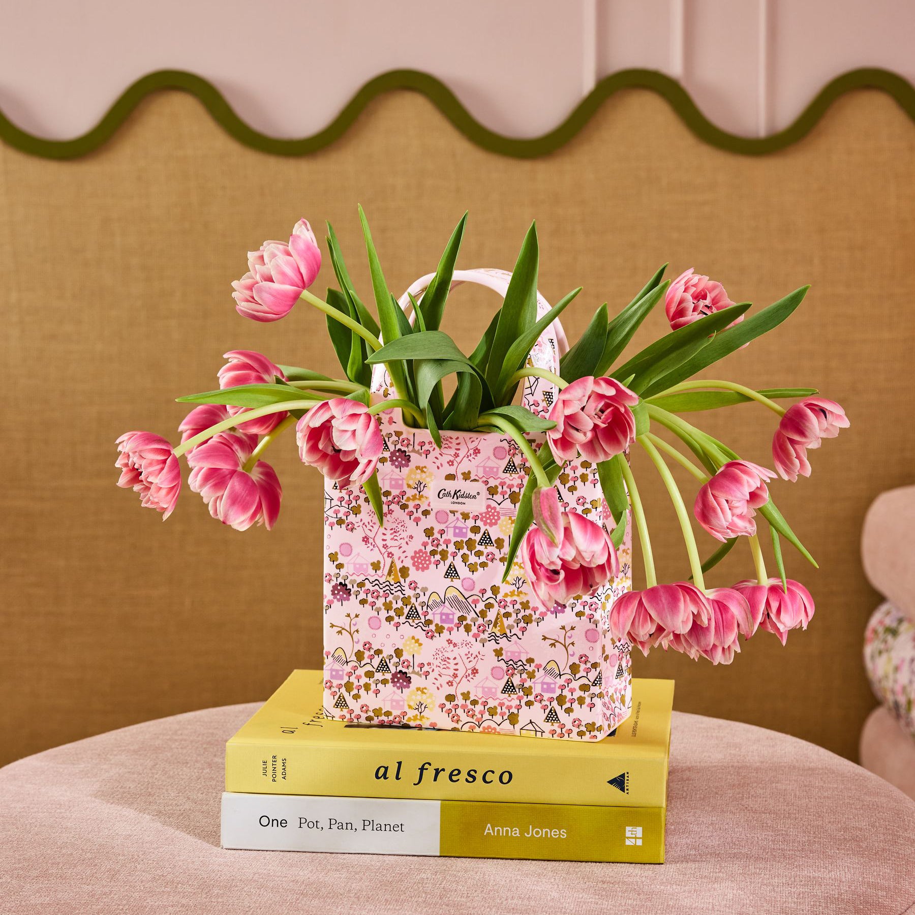 ブックバッグ フラワーベース | Cath Kidston 日本公式オンライン