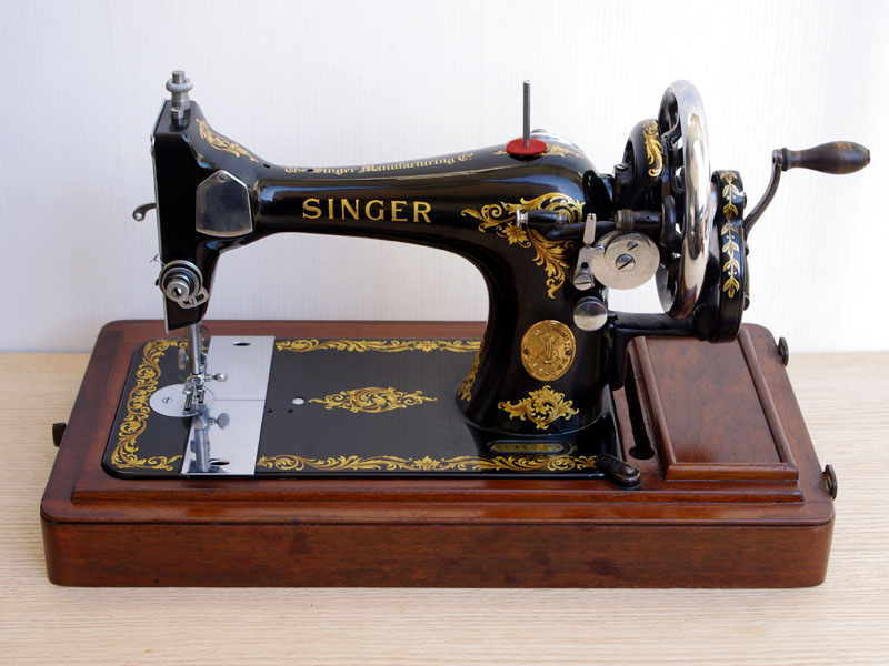 シンガーモデル128K 足踏みミシン・手回しミシンのアンティークミシン