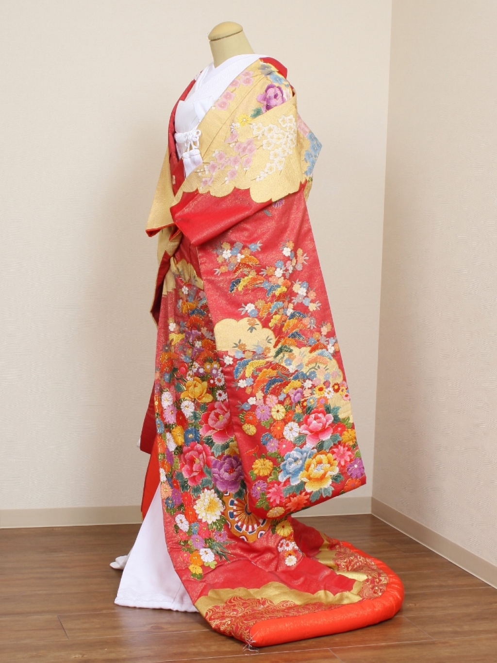 名古屋で こだわりの白無垢・色打掛・引き振袖レンタル｜婚礼和装専門