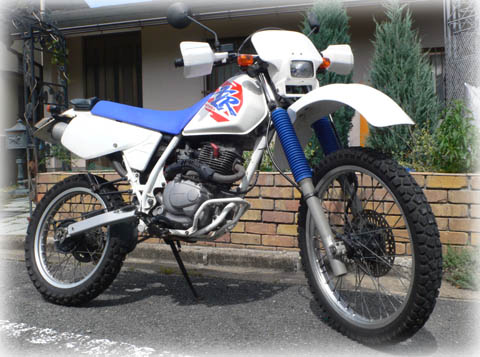 XLR125Rのシートの張り替え