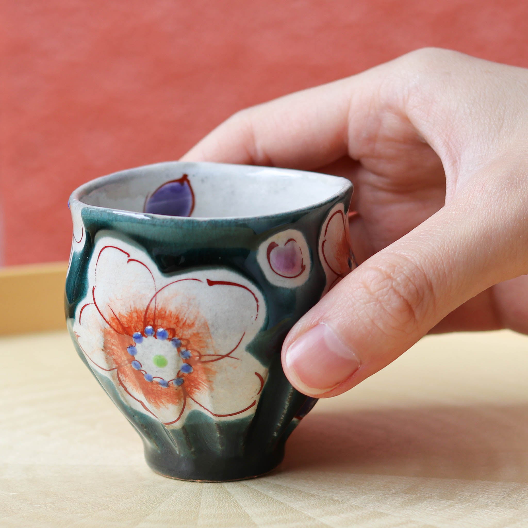 九谷焼 酒器 | ぐい呑み | 釉彩花うらら | 虚空蔵窯