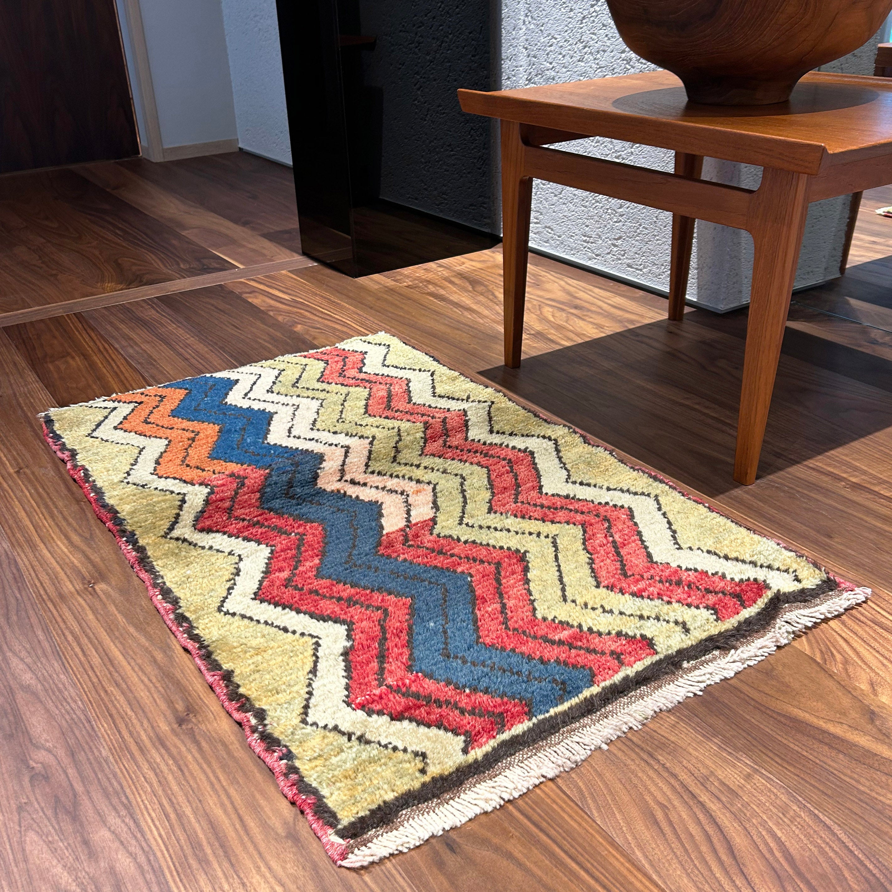 遊牧民の絨毯 】トゥル TULU 89×57㎝ (N-176)【ヴィンテージ・ラグ