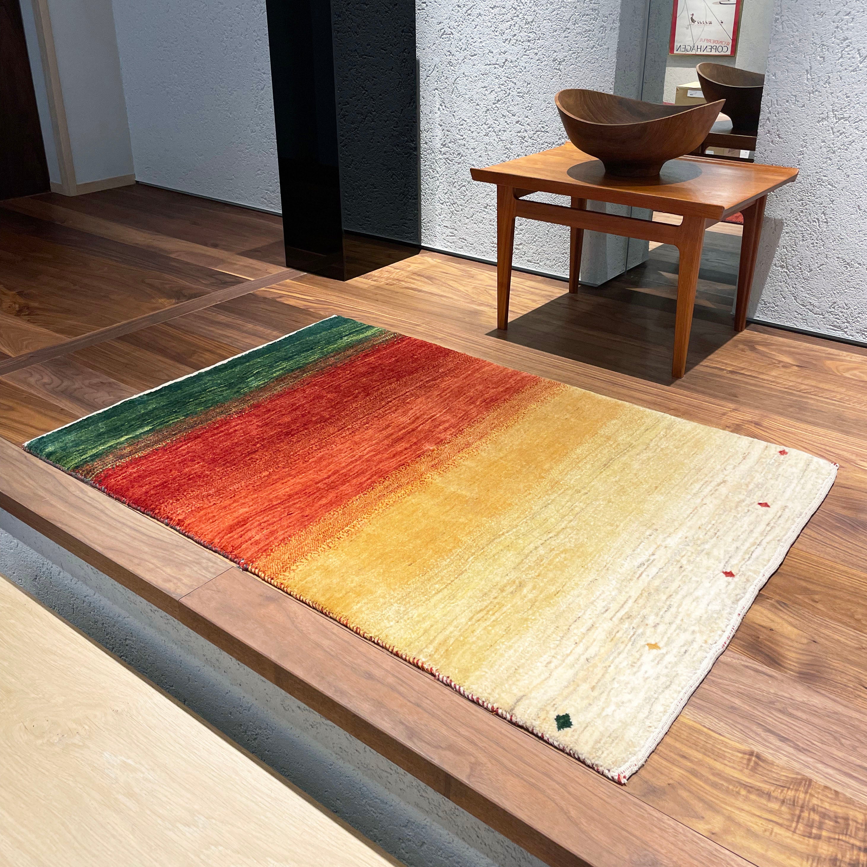 遊牧民の絨毯 】Zollanvari ゾランヴァリ ギャッベ 119×82㎝ (No.04094