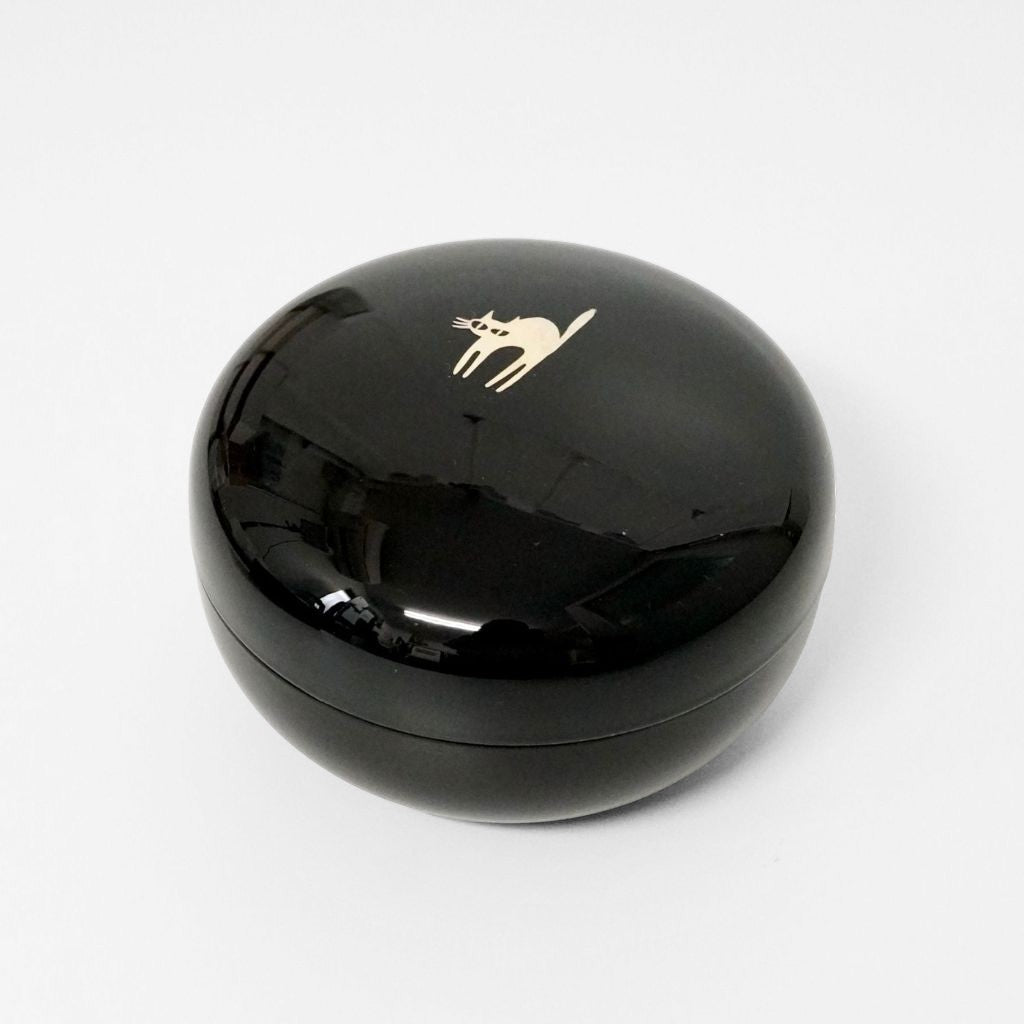 高岡 丸小物入 螺鈿猫 黒 – 漆器 高翆