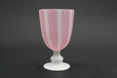 値下げしました。 人間国宝、藤田喬平 手吹ワイングラス 値下げしま