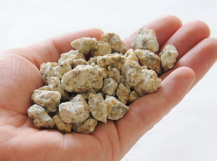 ひたち錆砂利｜元気なお庭作りのお手伝い 玉砂利.com