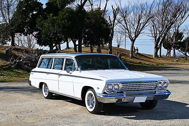 ゆったりと景色を眺め馴染みながら走らせる大人のワゴン【1962