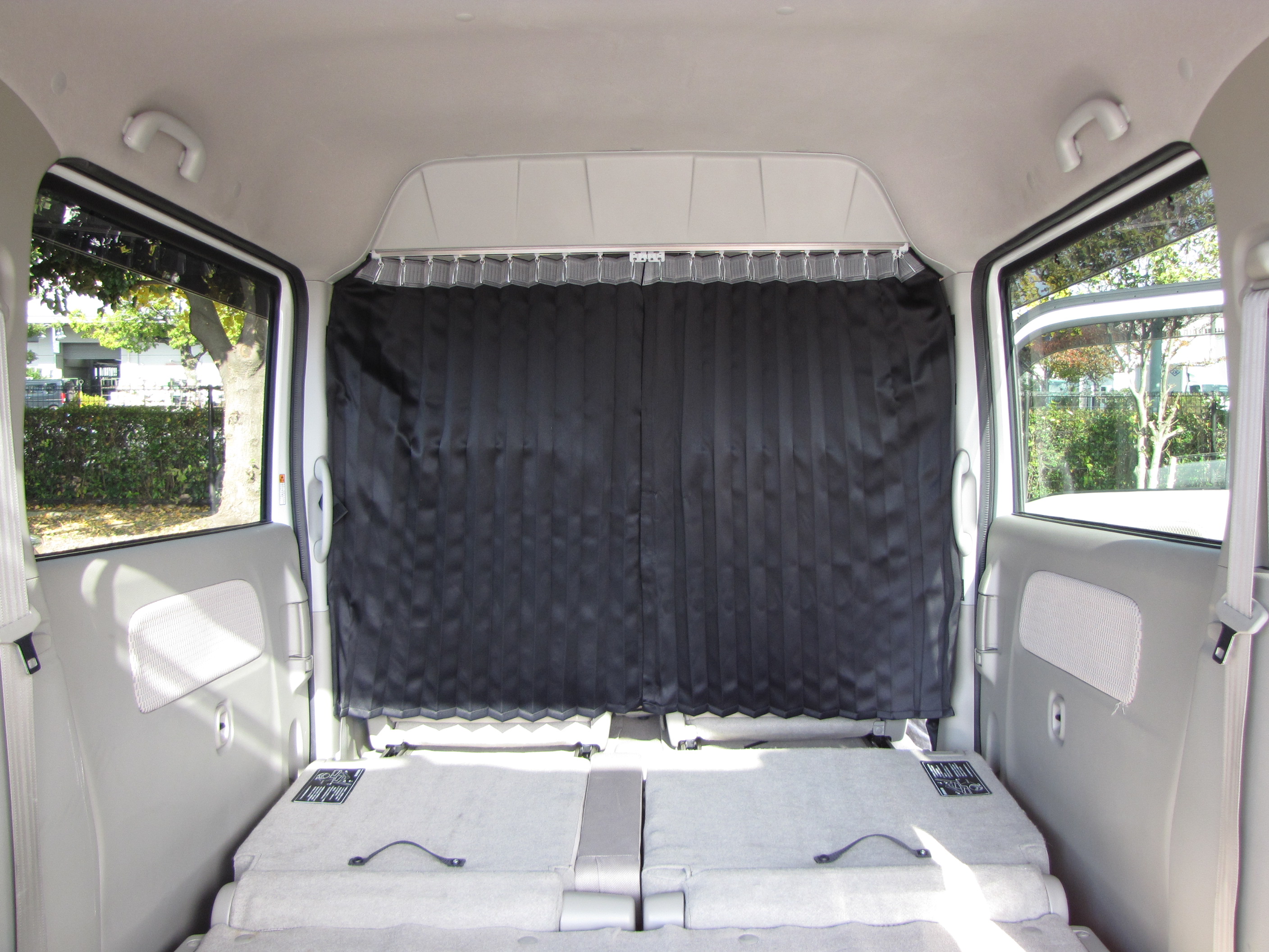 エブリィ17系 マウントカーテンレールセット グレー | 有限会社 カズ