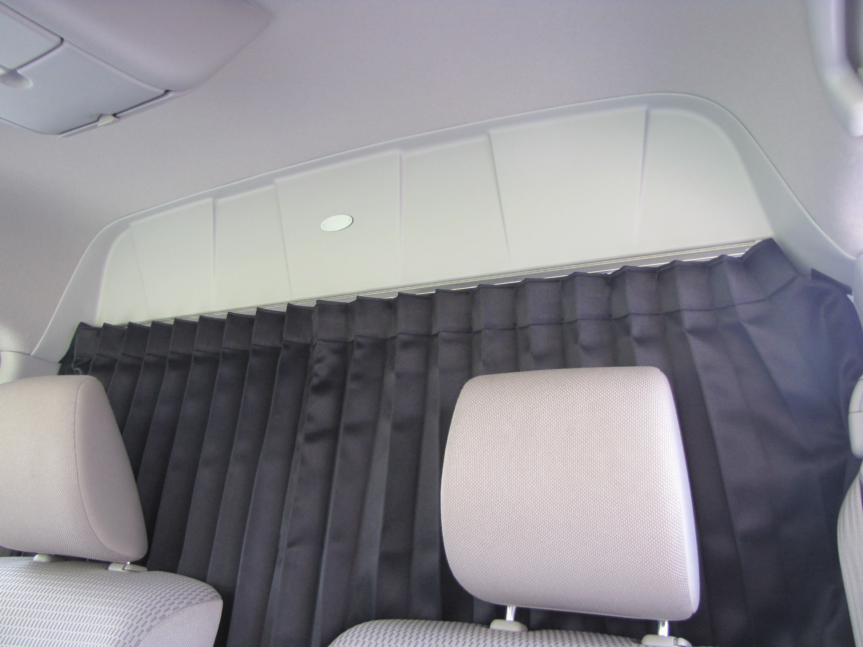 エブリィ17系 パーテーションカーテンマウント グレー | 有限会社 カズ