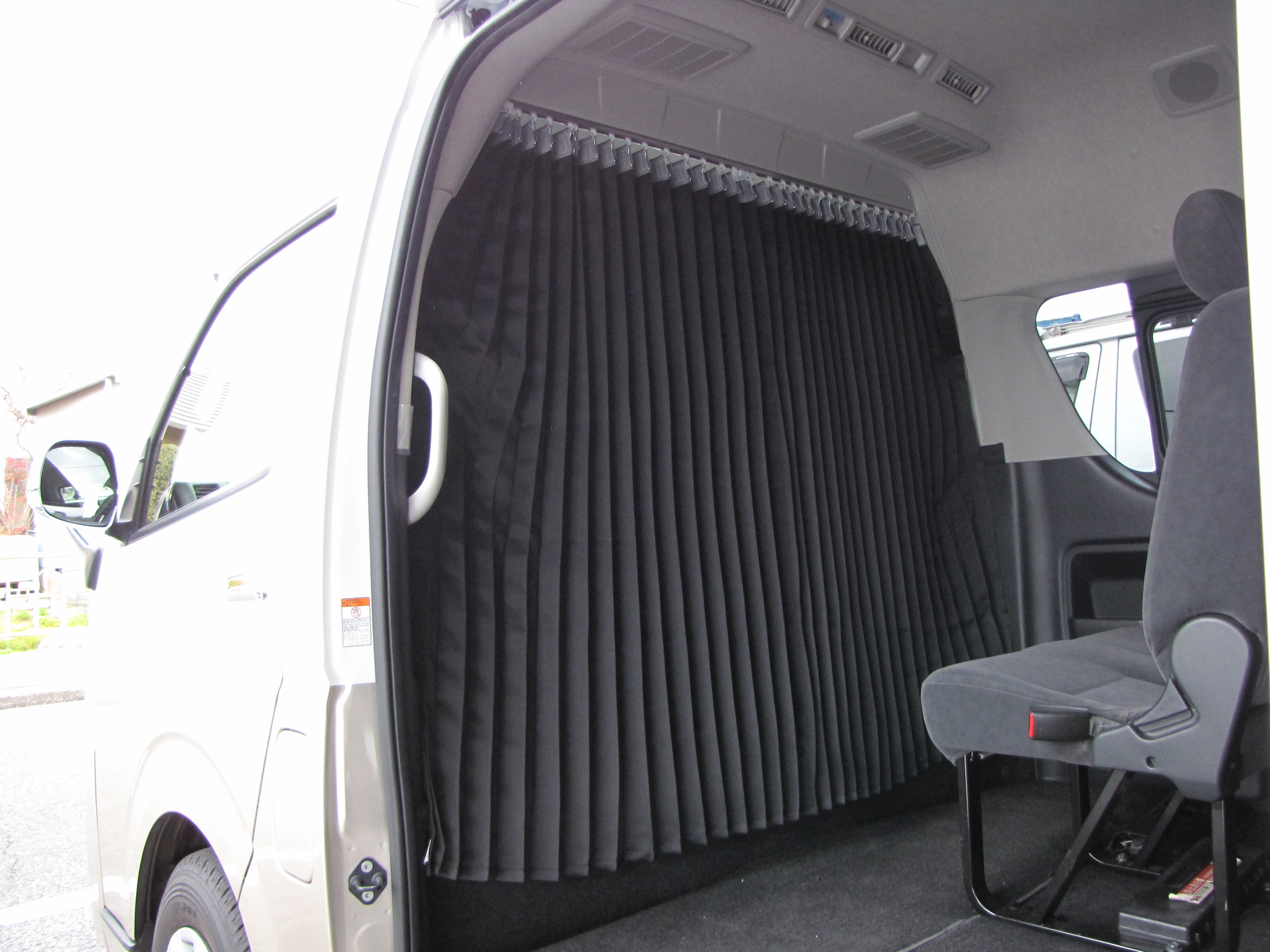 パーテーションカーテンフルキット ワイドハイルーフ | 有限会社 カズ