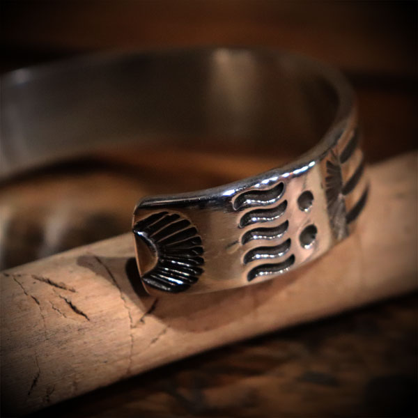 アクセサリー ＞ インディアンジュエリー ＞ バングル ＞ Elvira Bill