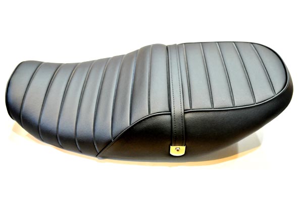 カワサキ ゼファー1100 アンコ抜き 防水タックロールシート加工