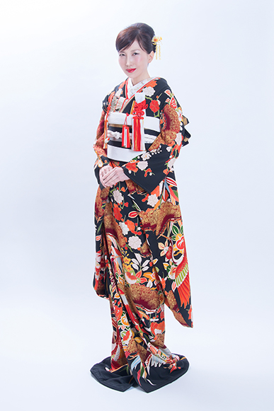 アンティーク黒引き振袖 豪快な松竹梅 ＆アンティーク赤振袖長襦袢