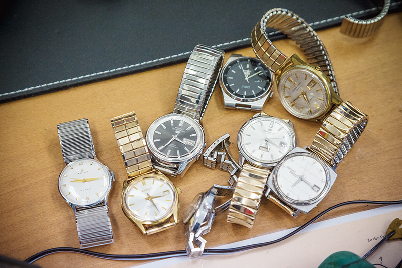 セイコー スーパー 手巻き時計稼働品です。 青ベルト Yahoo 全て