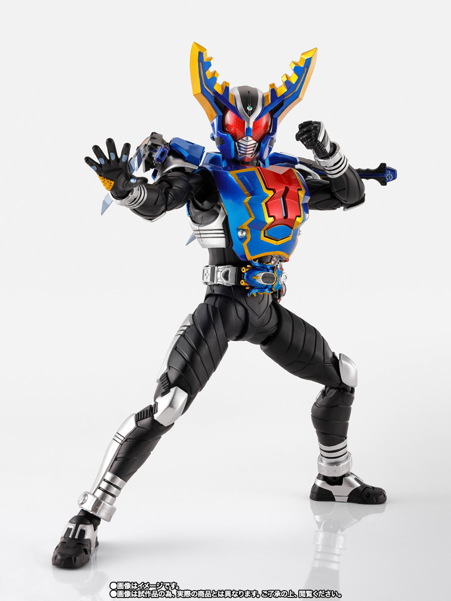 S.H.Figuarts（真骨彫製法） 仮面ライダーガタック ハイパーフォーム