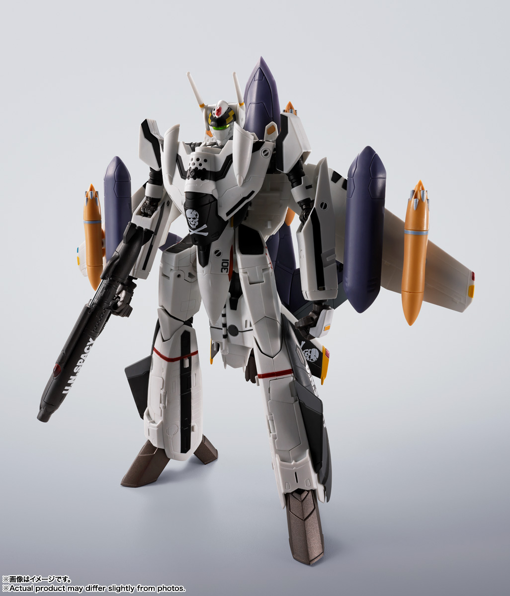 HI-METAL R VF-0Sフェニックス(ロイ・フォッカー機) ＋ QF-2200D-B