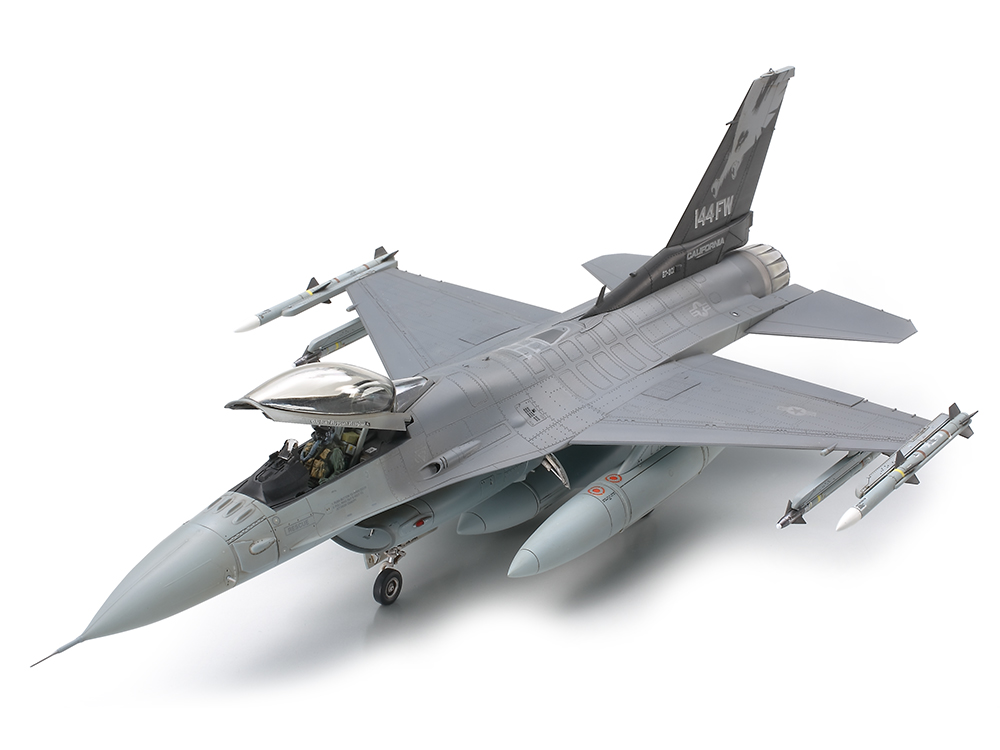 1/48 F-16C ［ブロック25/32］アメリカ州空軍: スケールモデル｜TAMIYA
