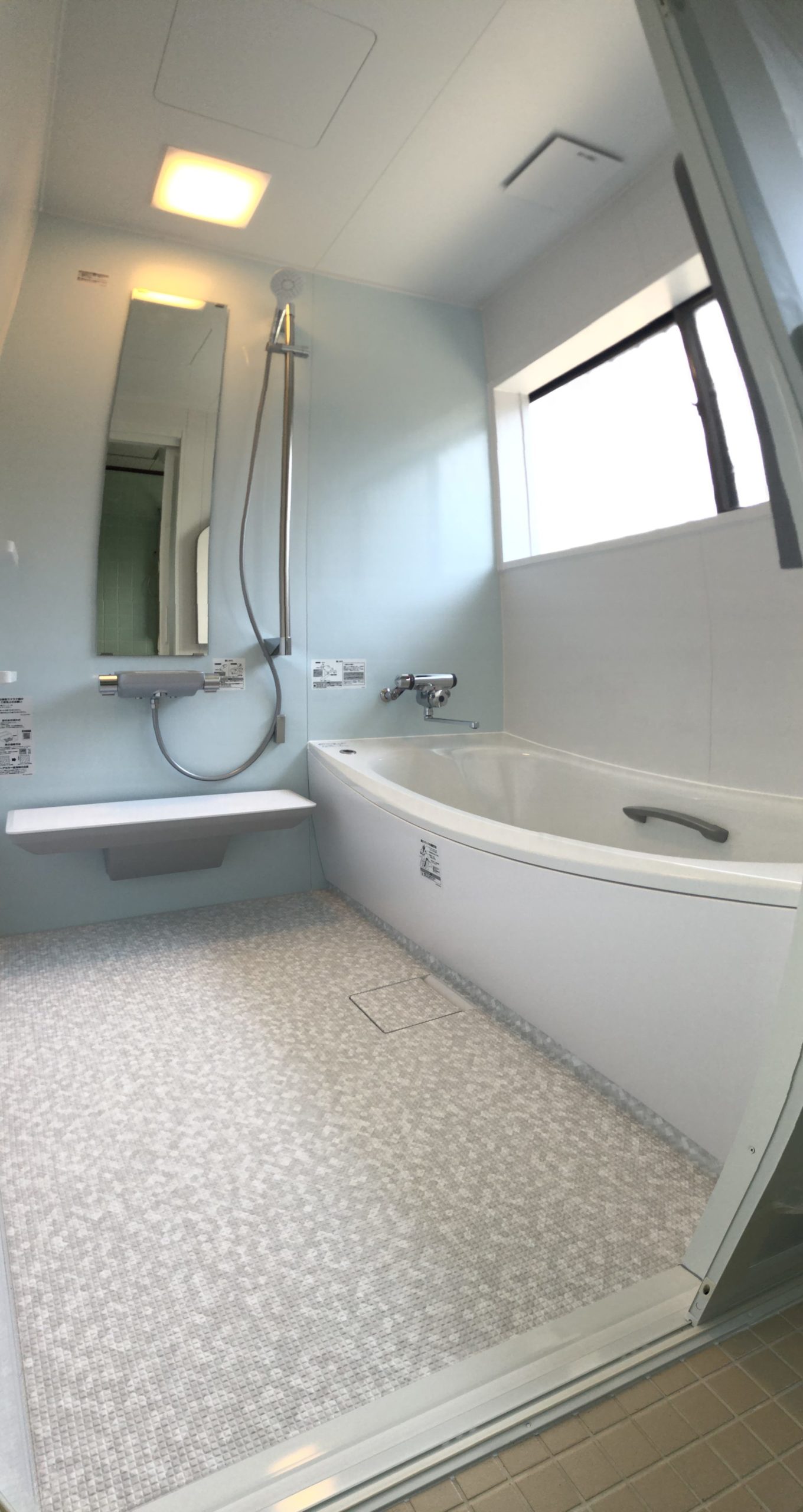 TOTO サザナ】「クレイドル浴槽」と「ほっカラリ床」で”くつろぎバス