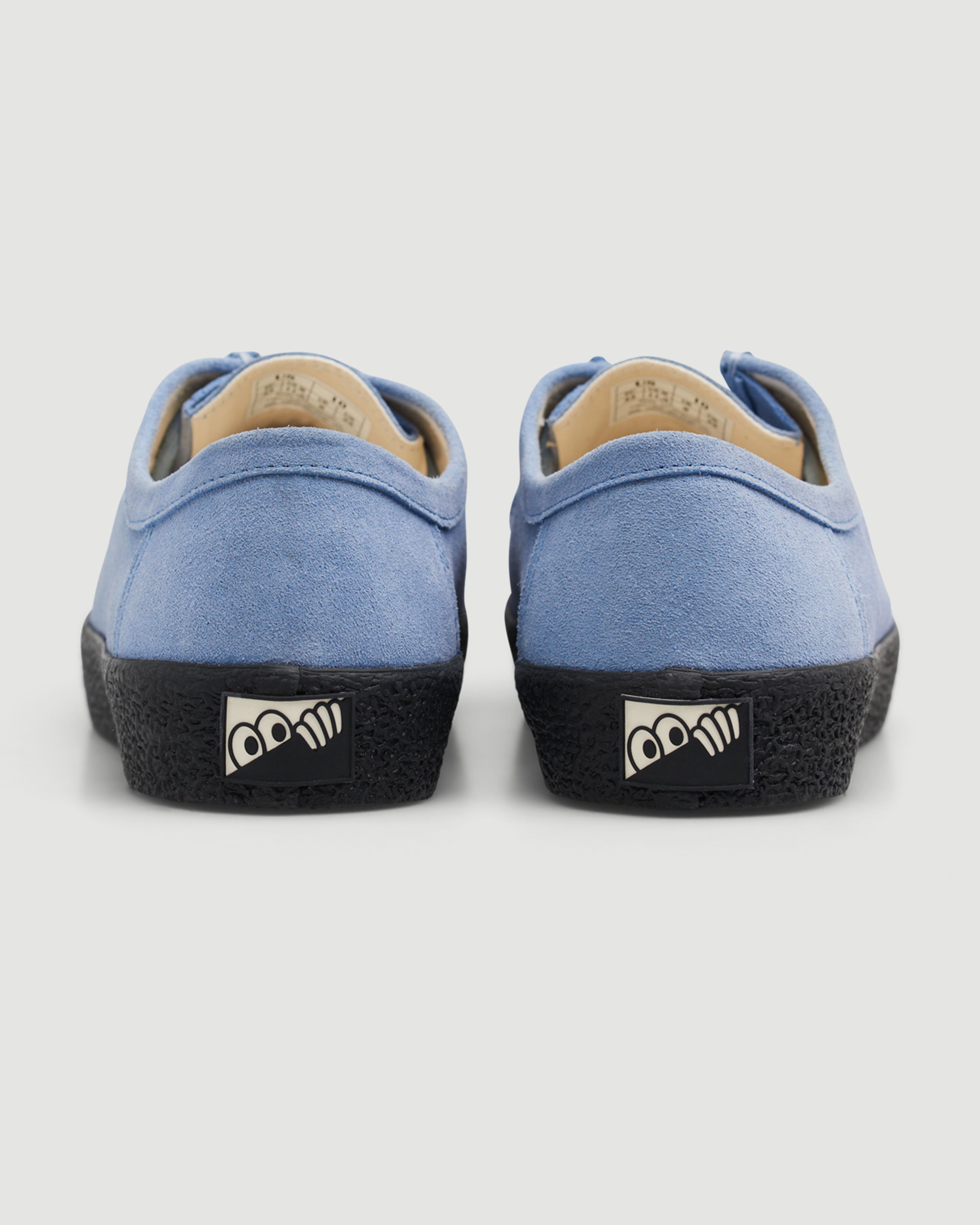 Last Resort AB – VM006 Moc Suede Dusty Blue/Black – Tenue de Nîmes