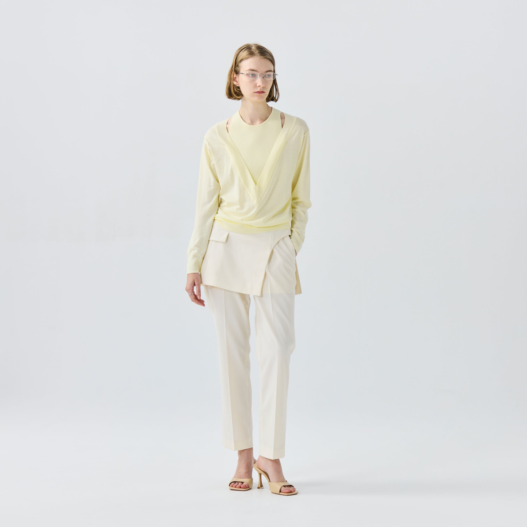 レイヤードプルオーバーニット