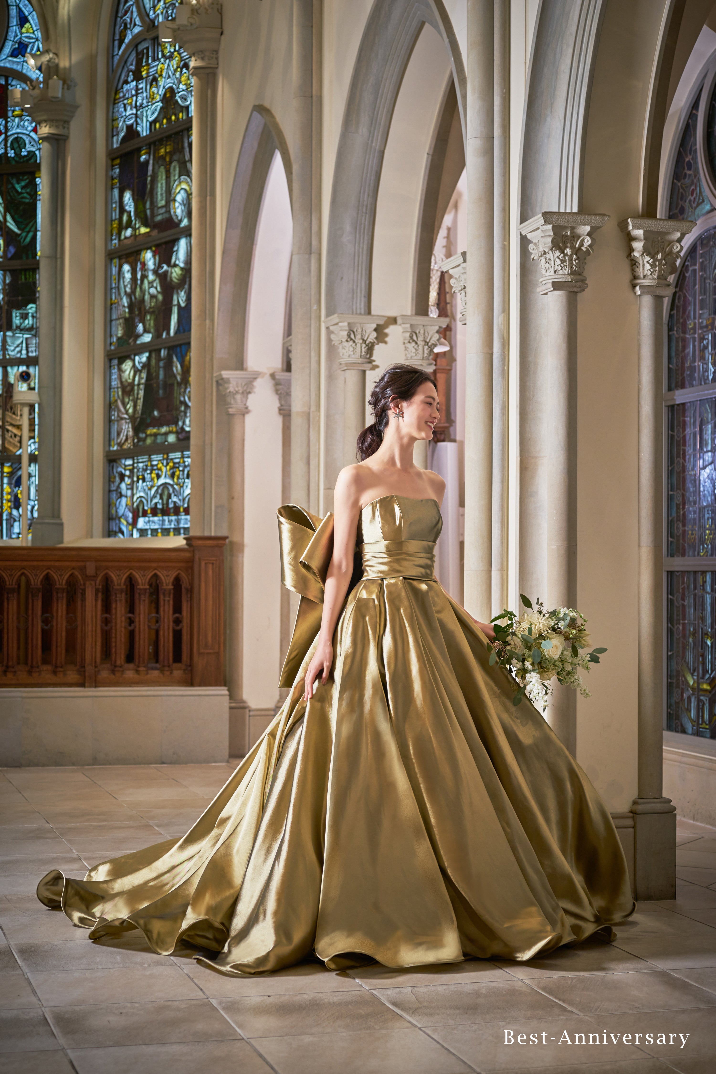 Deanna / Gold｜ウェディングドレス、ブランドドレスのレンタルならザ