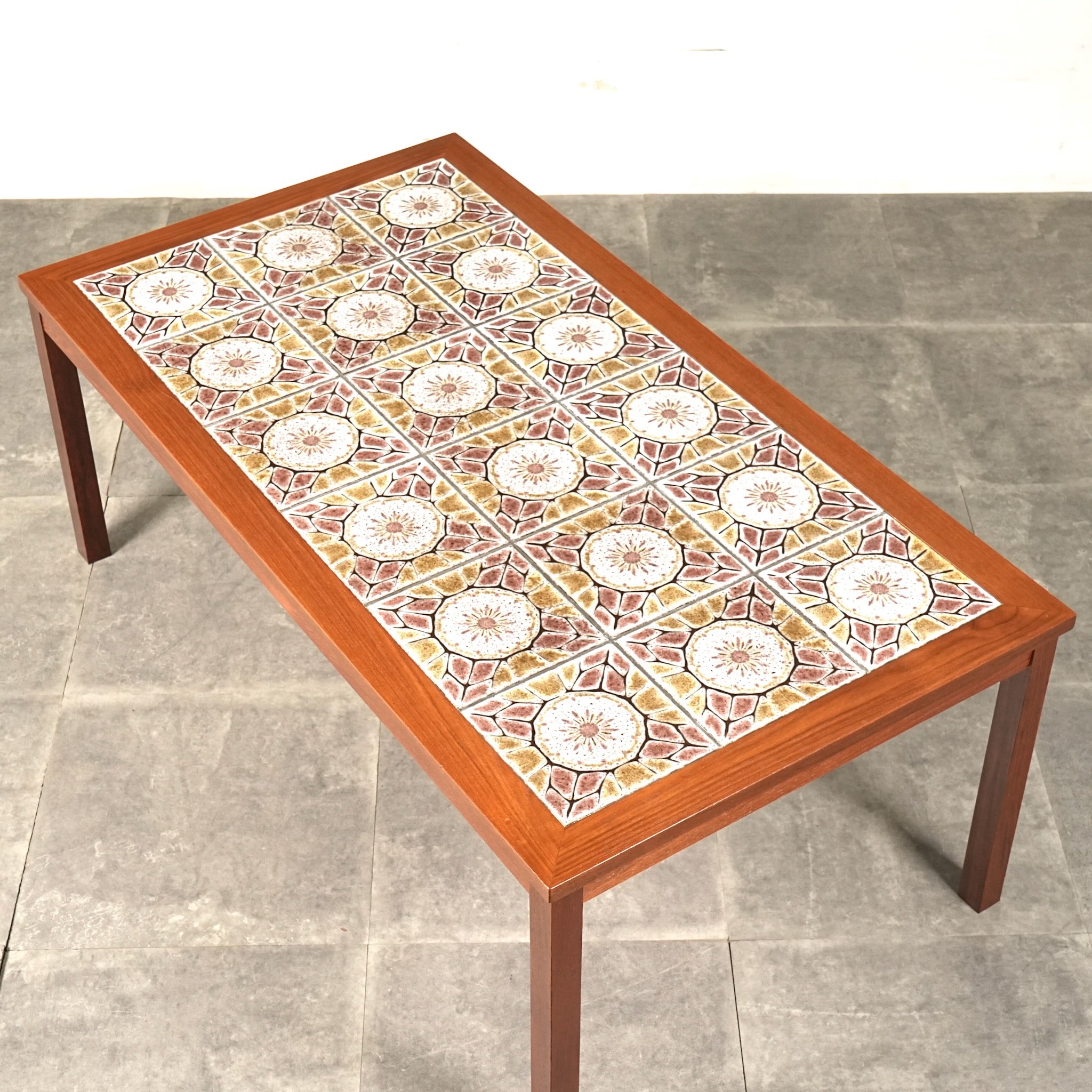 デンマークヴィンテージ タイルトップ ローテーブル – TIME HYPE