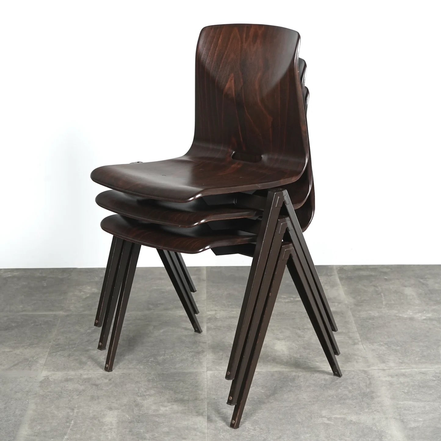 Galvanitas】S22 インダストリアル スタッキングチェア – TIME HYPE