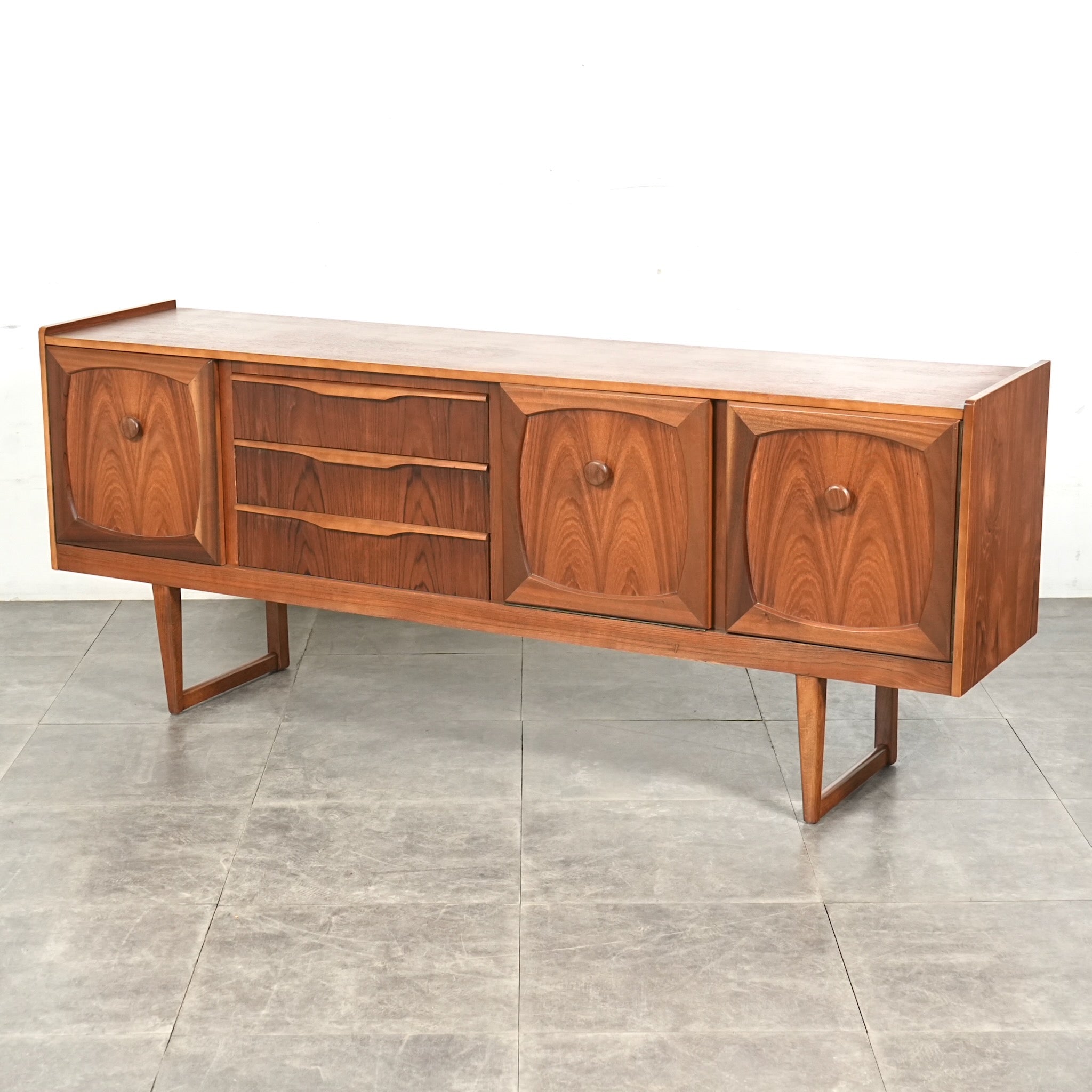 STONEHILL】ヴィンテージ サイドボード – TIME HYPE