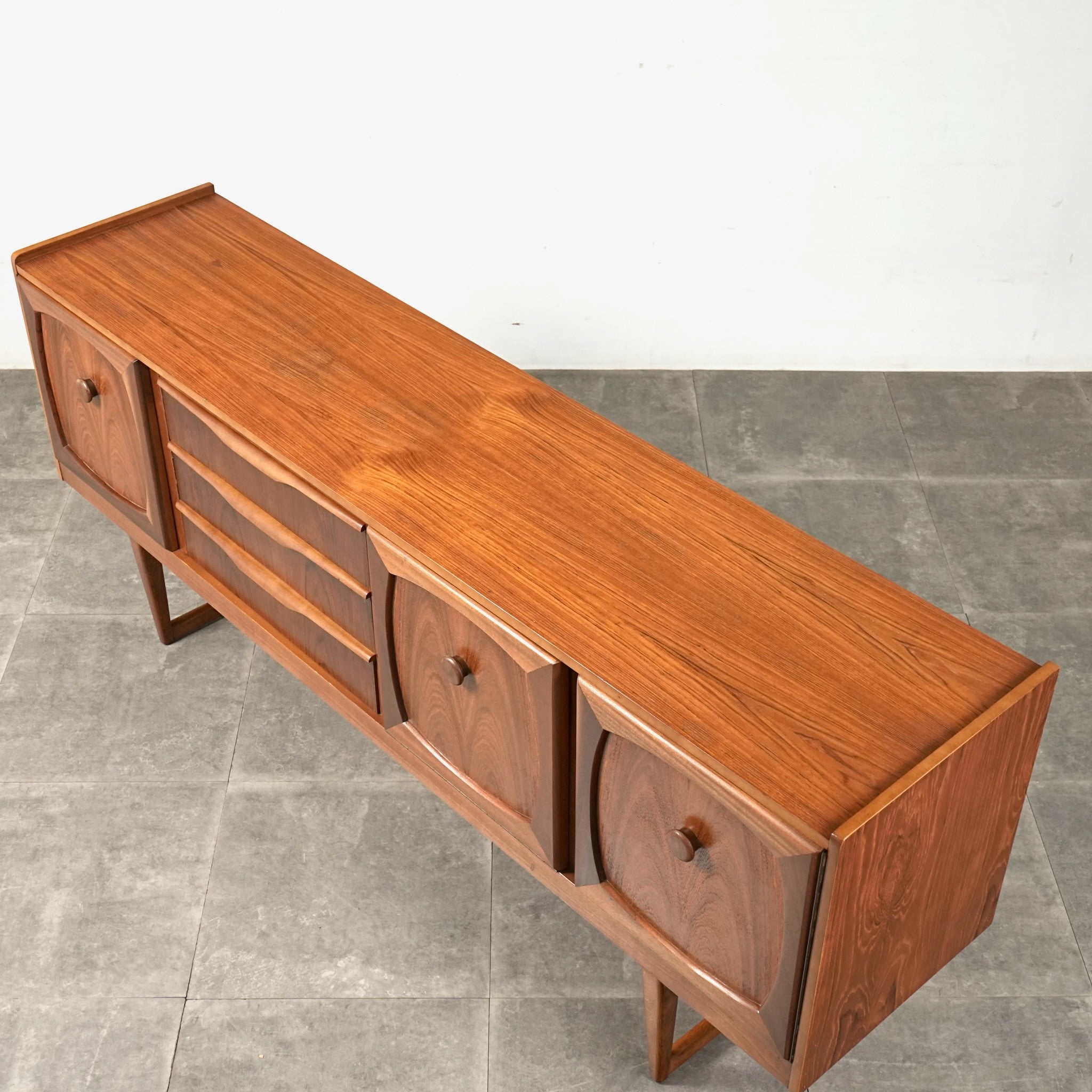 STONEHILL】ヴィンテージ サイドボード – TIME HYPE