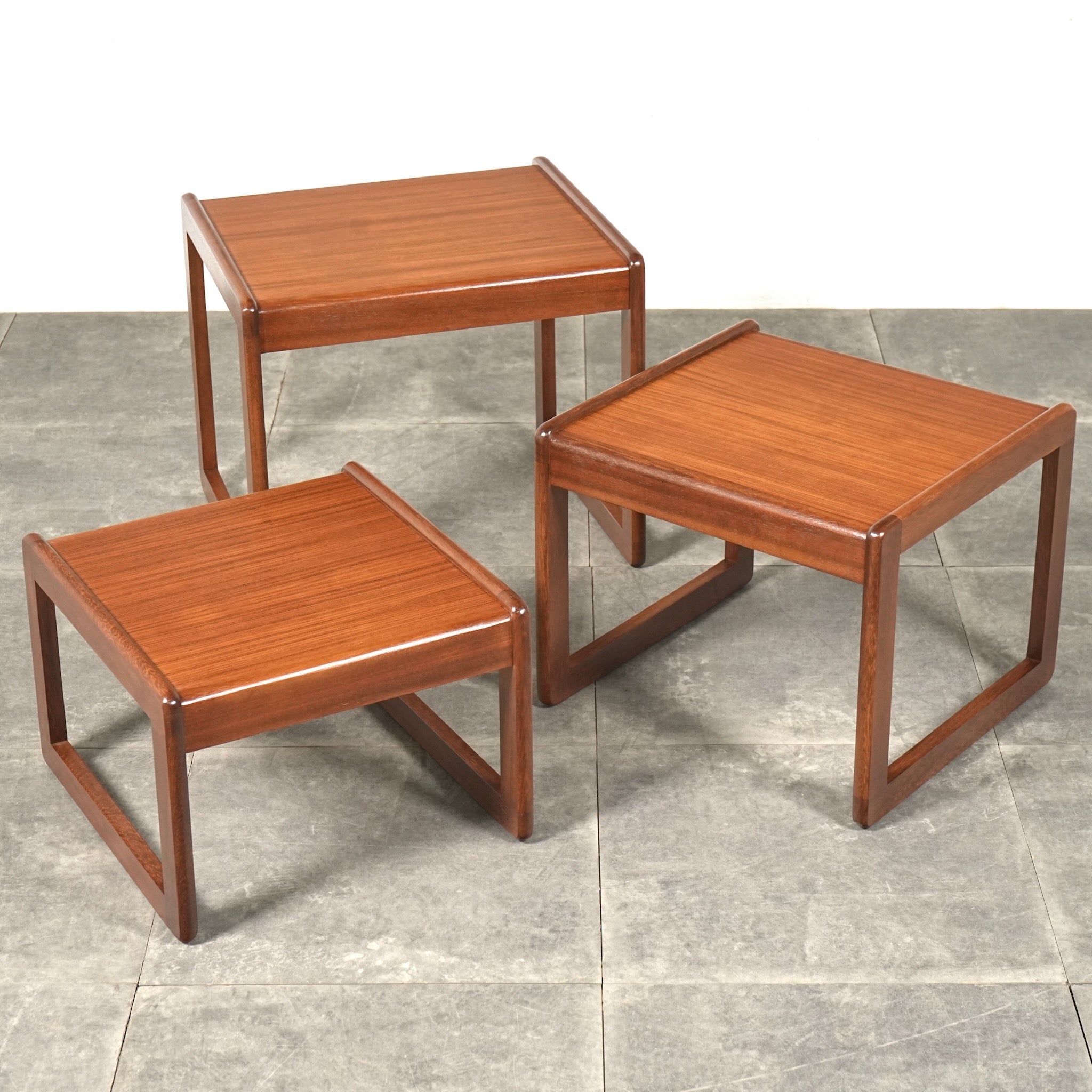 SUNELM】ヴィンテージ ネストテーブル – TIME HYPE