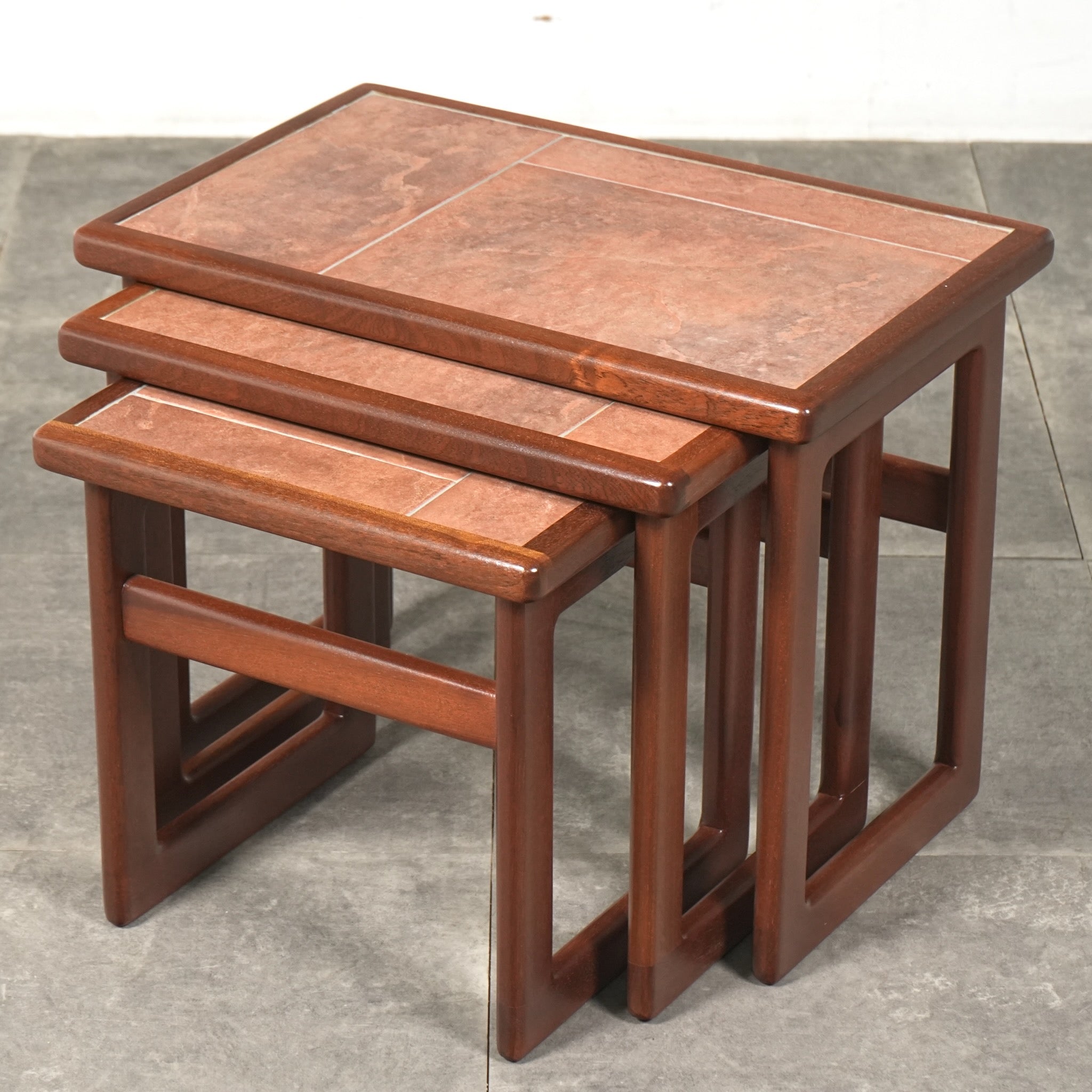 AnBerCraft】タイルトップ ネストテーブル – TIME HYPE