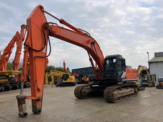 日立建機 ZX225USRLCK-5B ユンボ（油圧ショベル）0.7クラス～ 岐阜県