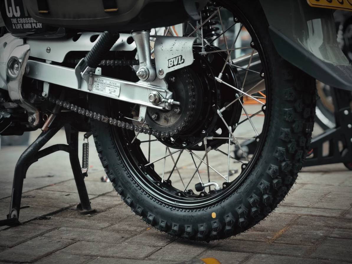 ☆ホンダ スーパーカブ 3.00-17 ブロックタイヤ付き☆検索用 太足