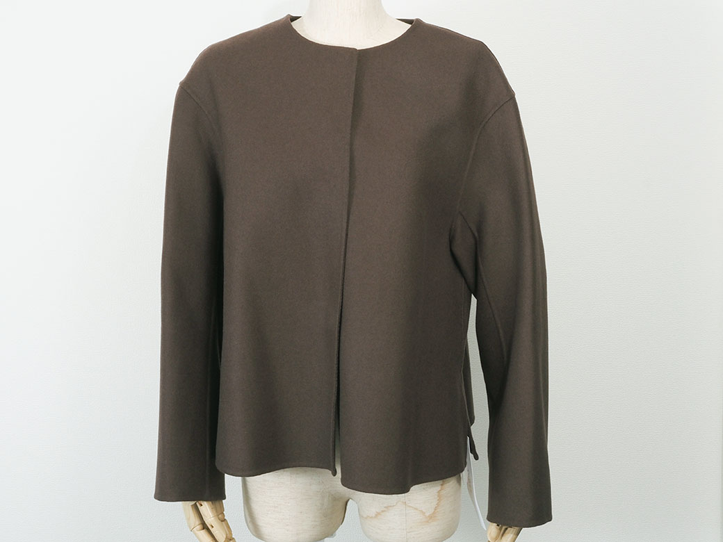 楽天市場】アドーア ライトリバーケープ付きノーカラージャケット