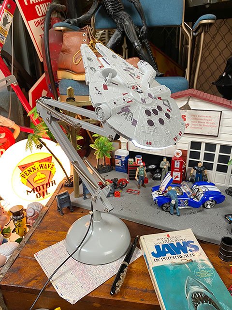 楽天市場】スターウォーズ ミレニアム・ファルコン LEDデスクライト