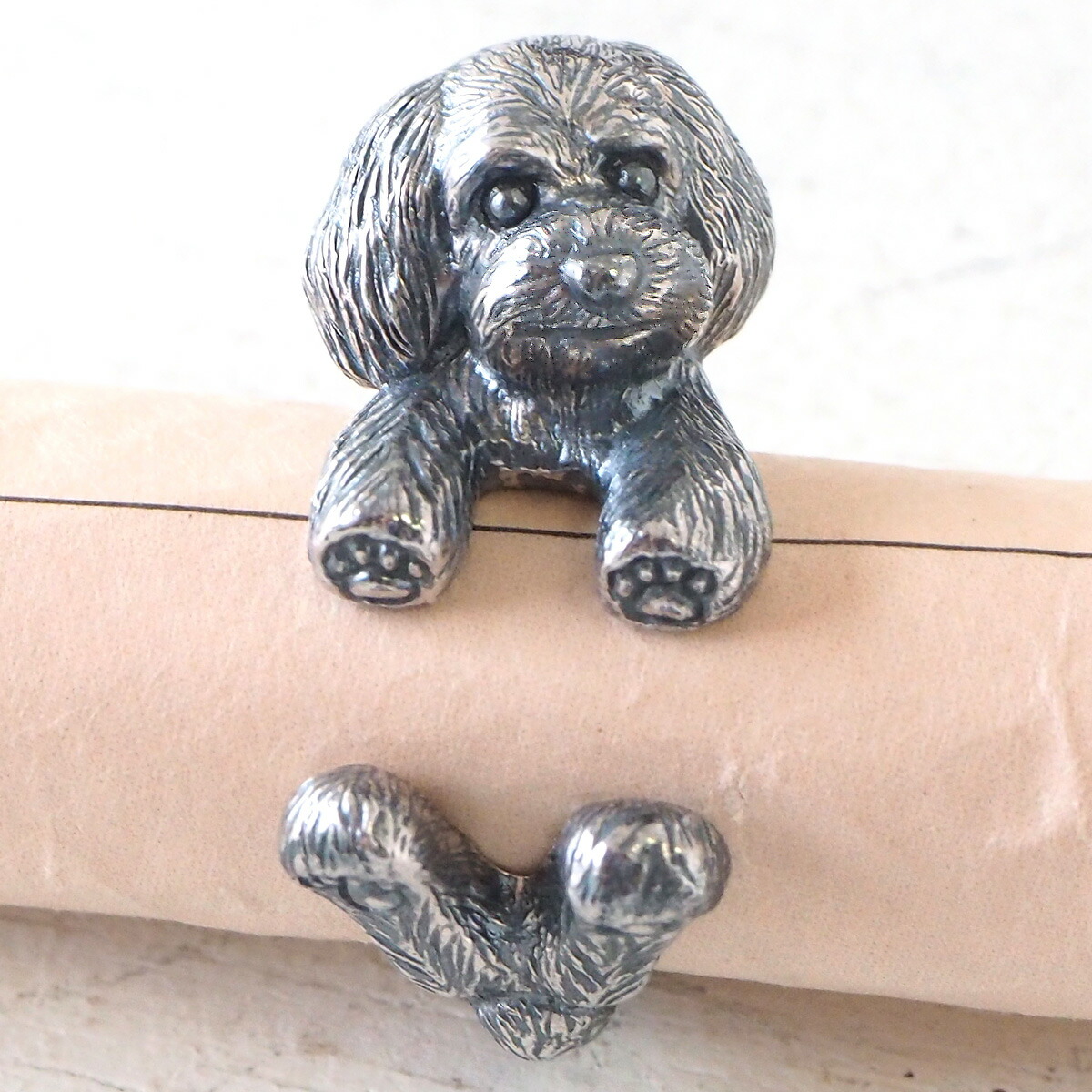 J*J様 犬の彫刻 シルバーリング 薄緑色 犬の彫刻 シルバーリング 薄