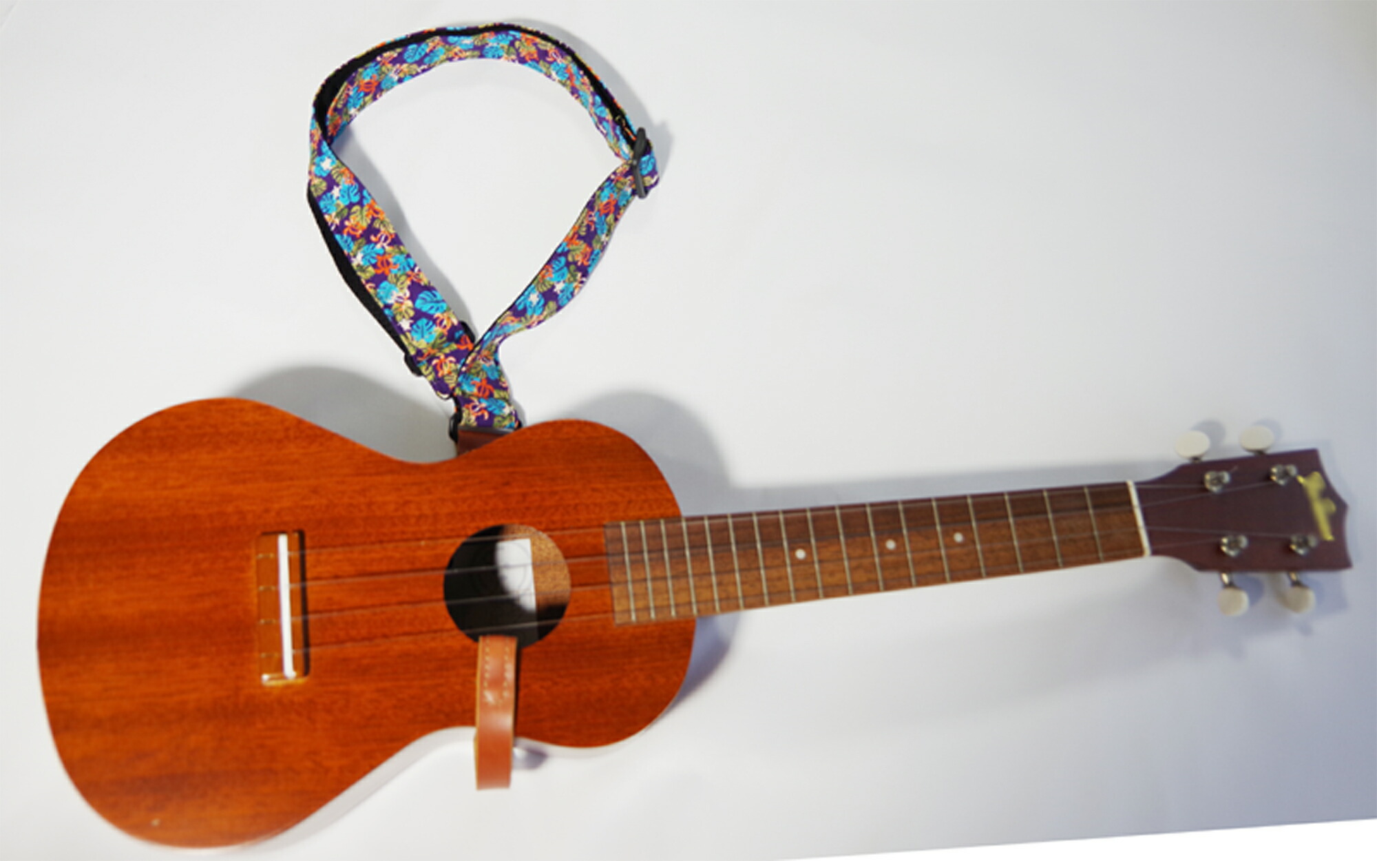 楽天市場】【送料無料】Daiking革フックウクレレストラップ・ホヌと