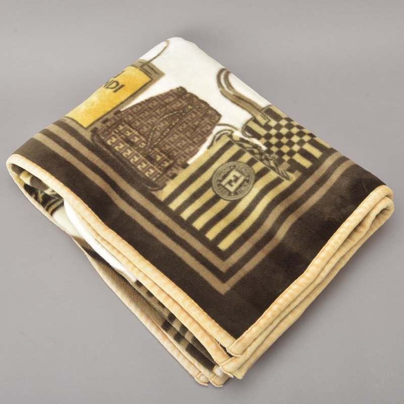 楽天市場】レア品 美品 FENDI フェンディ バッグ柄 ブランケット 毛布