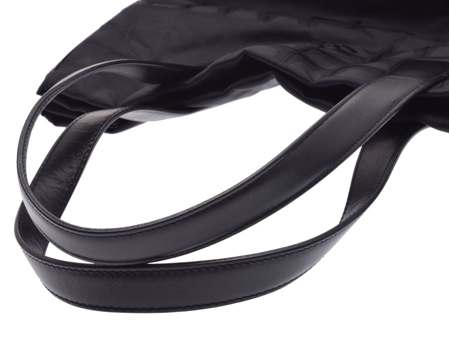 楽天市場】中古 シャネル ニュートラベルライン トートMM ナイロン 黒