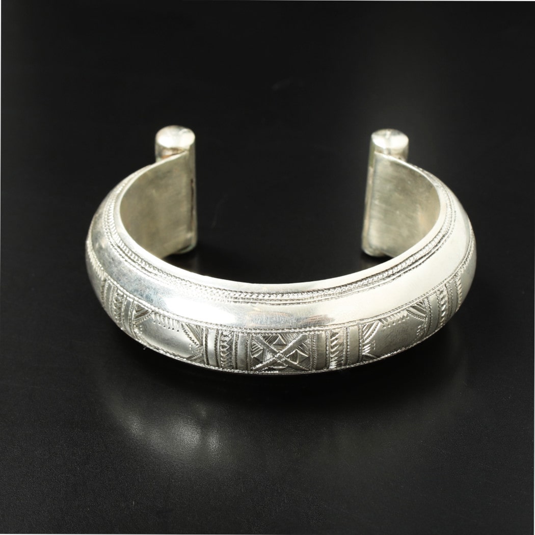 バングル トゥアレグ」の人気商品一覧 | 安い商品を通販サイトから探す