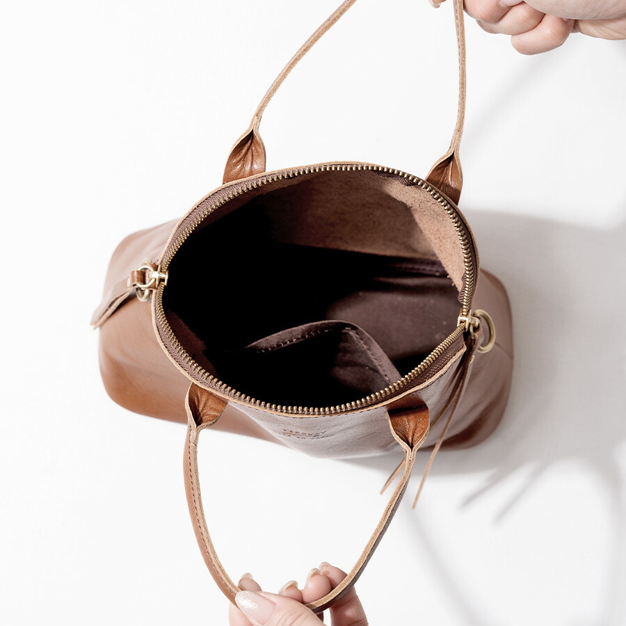 楽天市場】本革 超軽量 ショルダーバッグ 斜めがけバッグ レディース