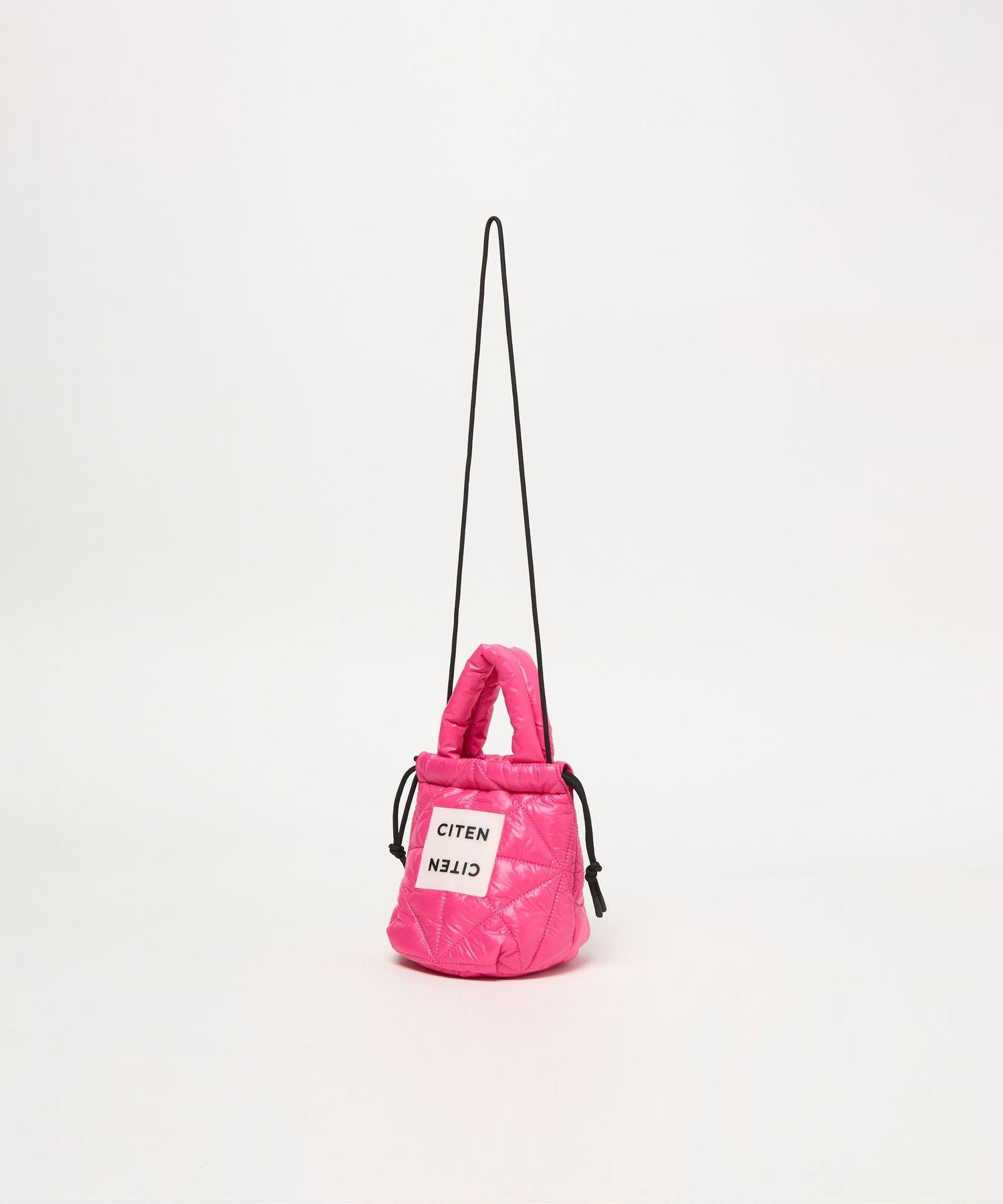 amomento 2wayパデットバッグ チャーム付き パデッド2wayトート | モノコムサ(MONO COMME CA