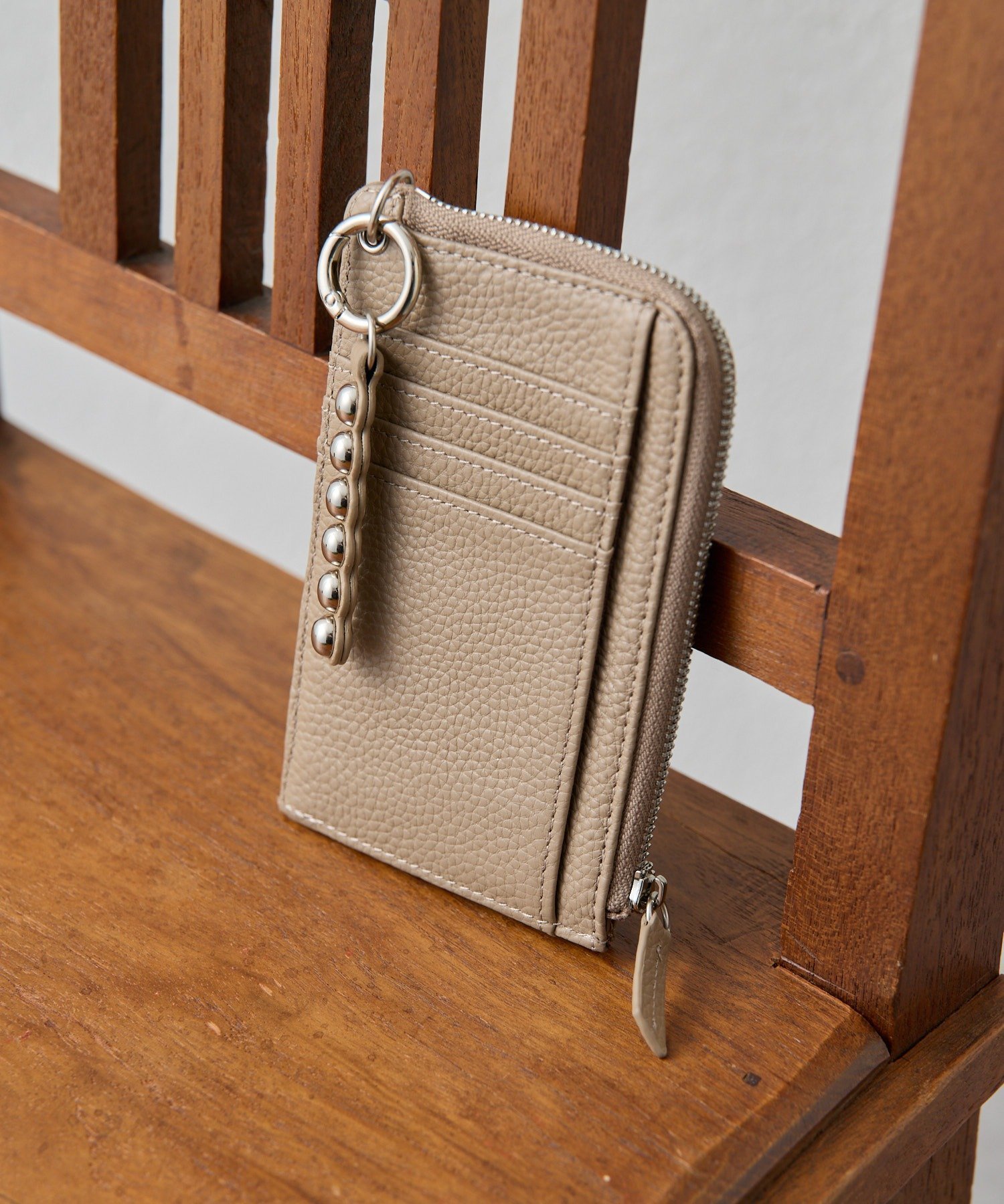 ear PAPILLONNER｜【ほし企画】本革スタッズフラグメントケース