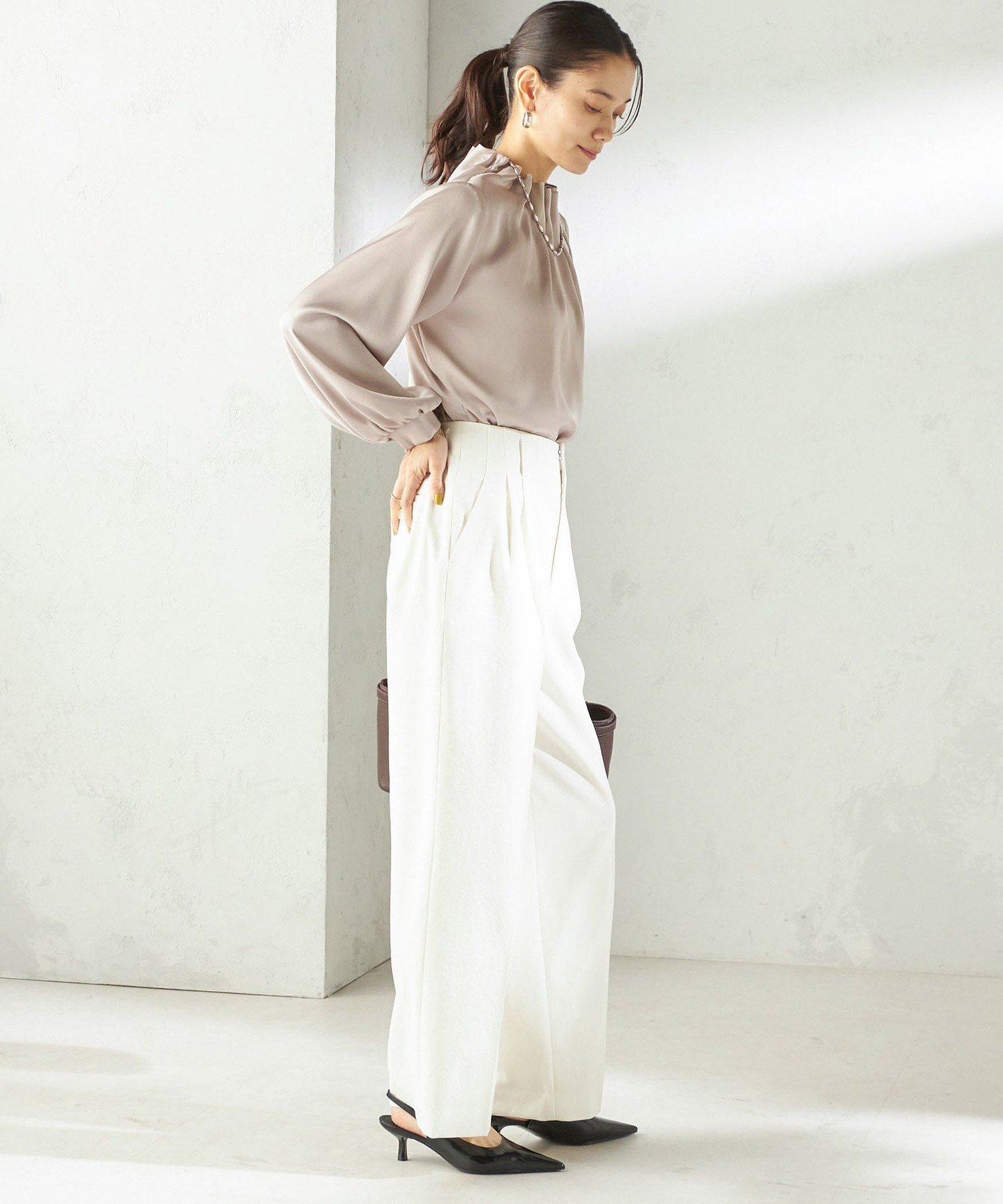 SHIPS ヴィンテージ サテン ネック ギャザー ブラウス SHIPS｜《一部追加予約》【一部WEB限定】<手洗い可能>ヴィンテージ